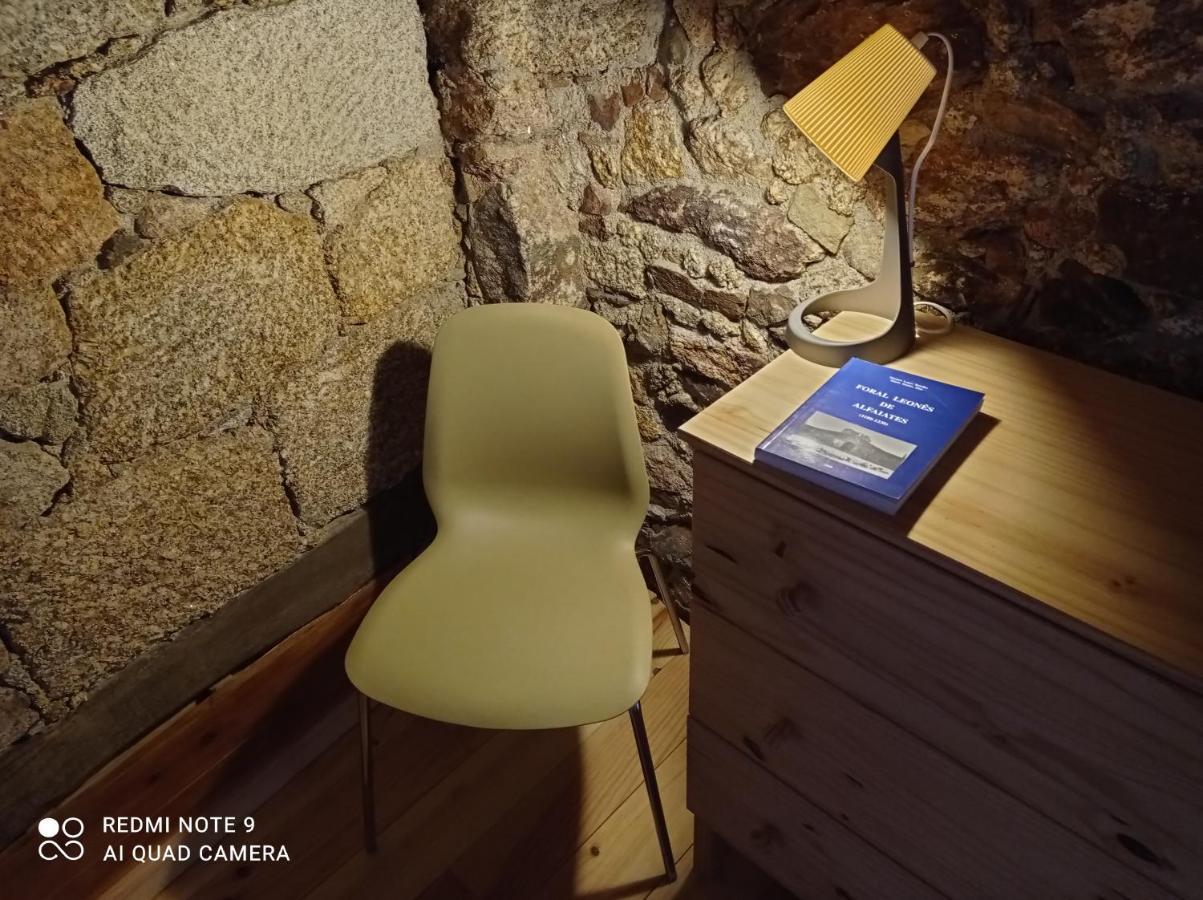 Casas Do Torreao 3 Casas De Alojamento Local Alfaiates Bagian luar foto